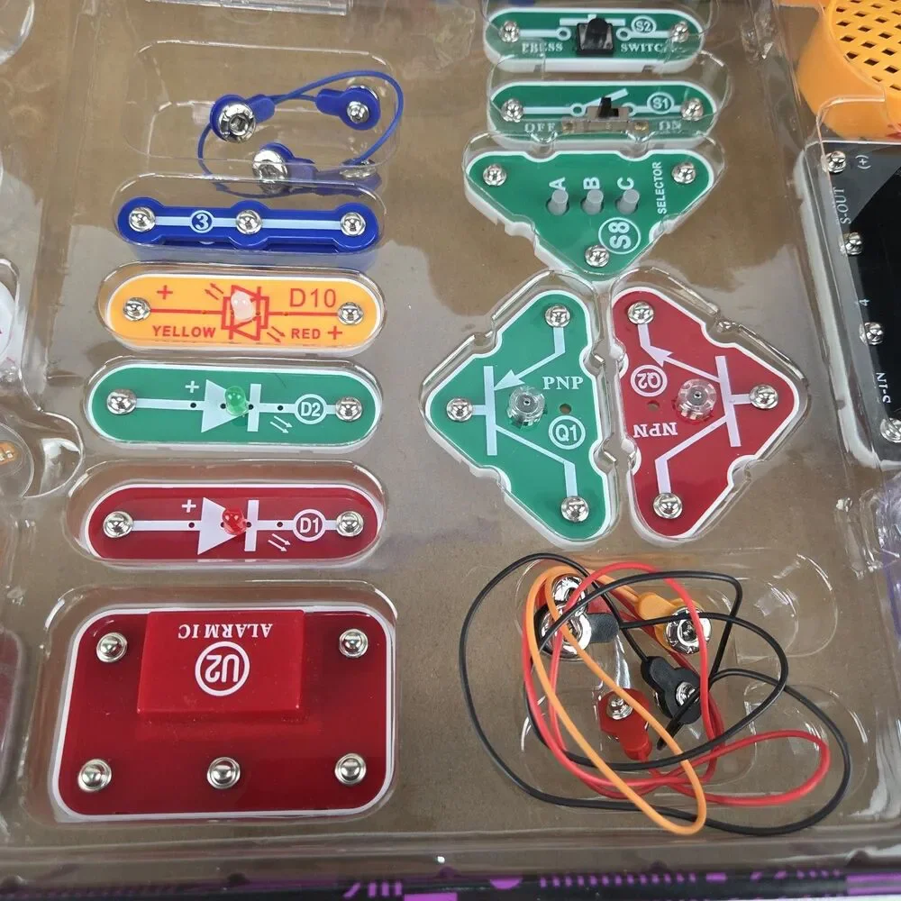 Elenco Snap Circuits Arcade Electronics Kit Complete Tested Working SCA-200